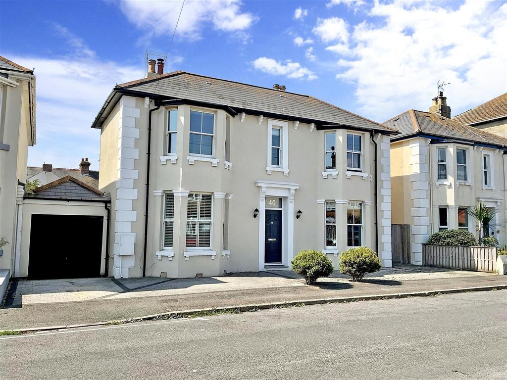 Albert Road, Hythe, Kent 3 bed detached house £700,000