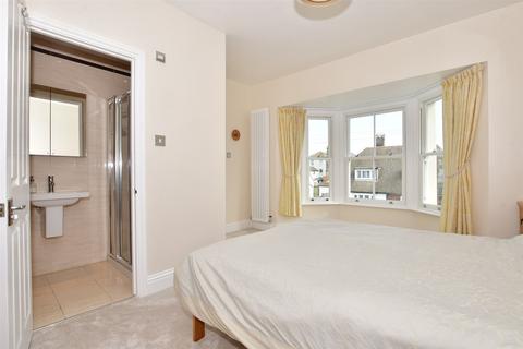 40 Albert Road, Hythe, CT21 6BT