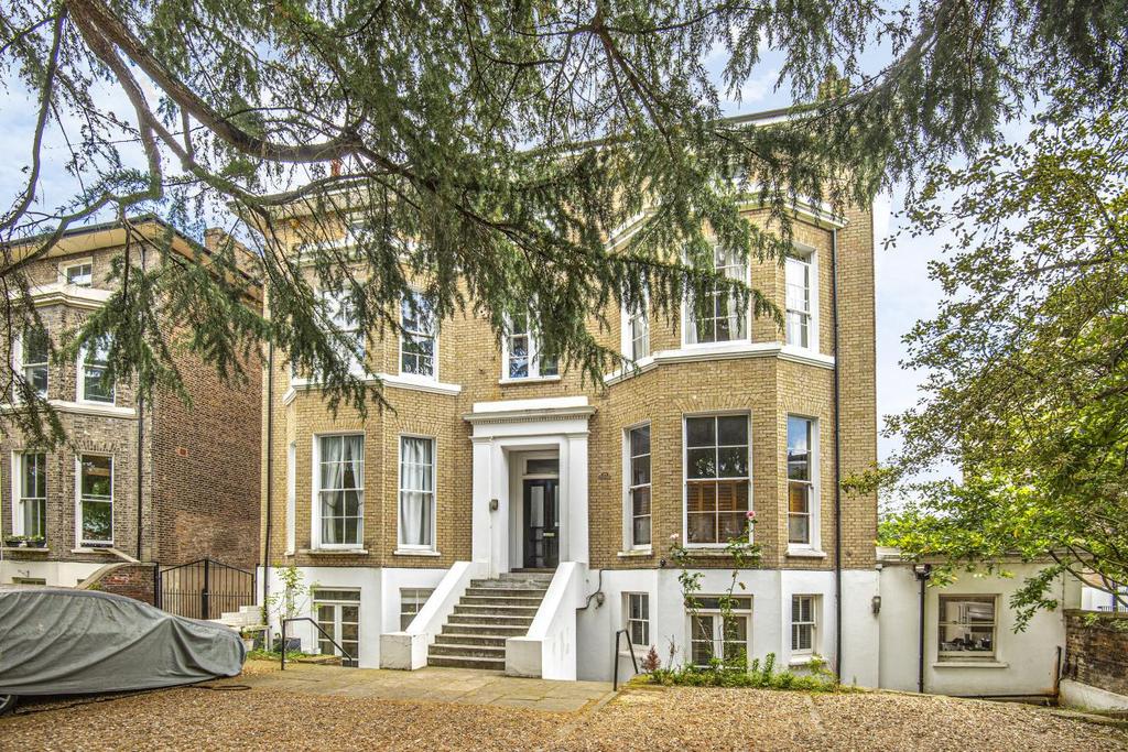 St. Johns Park, Blackheath 2 bed flat £530,000