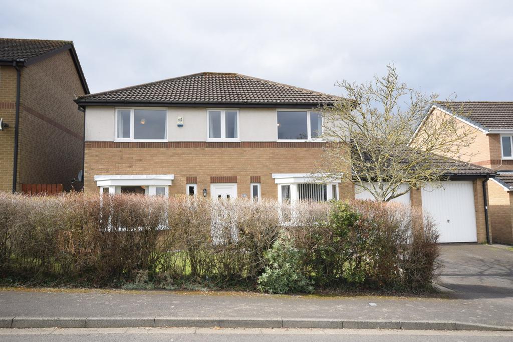 Dickson Drive, Highford Park, Hexham... 5 bed detached house £375,000