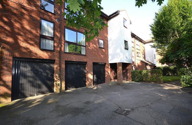 Claremont, Laleham Road, Shepperton... 1 bed flat £170,000