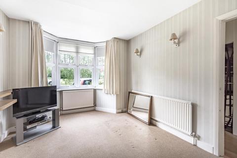 16 Commonside, Keston, BR2 6BP