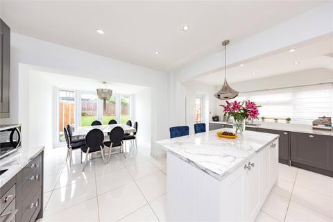 22 Nyth Close, Upminster, RM14 1RB