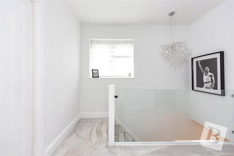 22 Nyth Close, Upminster, RM14 1RB