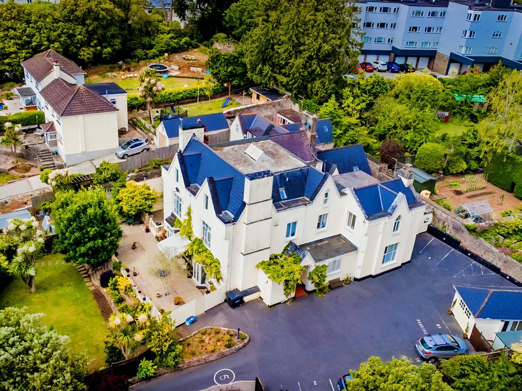 Oak Hill Road, Torquay 4 bed block of apartments £1,000,000