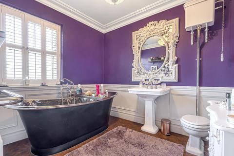 59 Manor Way, Beckenham, BR3 3LN