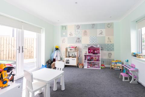 44 Buckstone Oval, Leeds, LS17 5HG