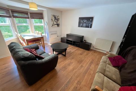 3 bedroom apartment to rent, Carisbrooke Road,  Leeds, LS16