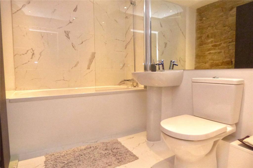 Family Bathroom:
