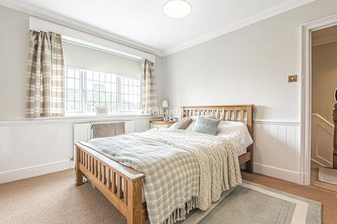53 Winsford Road, London, SE6 4LT