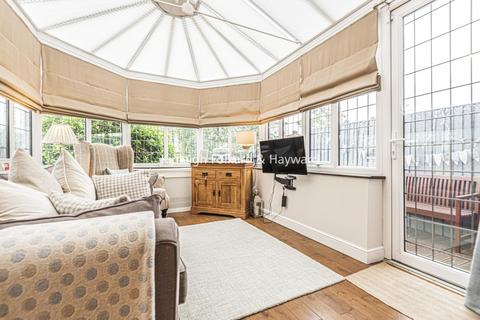 53 Winsford Road, London, SE6 4LT