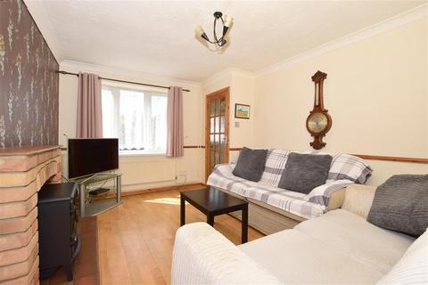 25 Pine Way, Folkestone, CT19 4QL