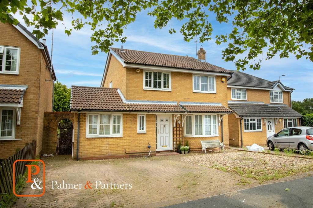 Mountbatten Drive, Colchester, CO2 5 bed detached house £425,000