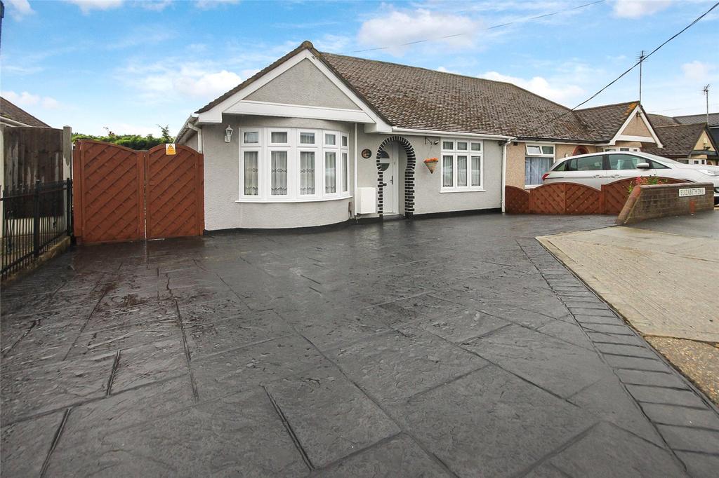 Elizabeth Drive, Wickford, SS12 3 bed bungalow £435,000