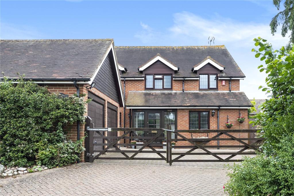 The Knoll, Maulden, Bedfordshire, MK45 4 bed detached house £795,000