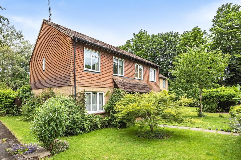 Alterton Close, Goldsworth Park... 1 bed £230,000