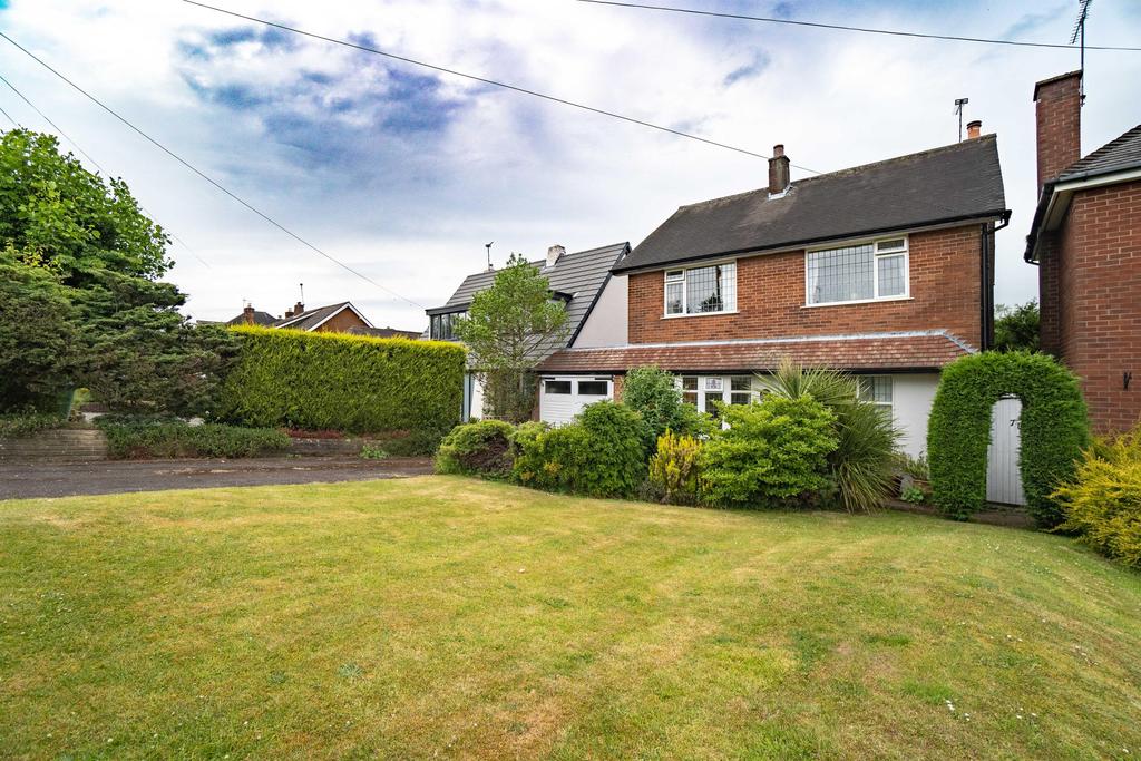 Sandyfields Road, Sedgley, DY3 3LA 3 bed detached house £330,000