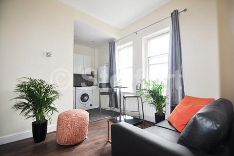 2 bedroom flat to rent, Elthorne Court, Elthorne Road, London, N19