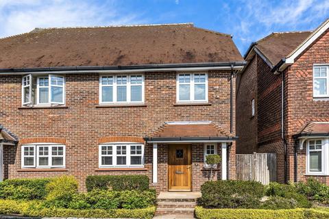 Maplehurst Farthings Walk, Horsham, RH12 1WR
