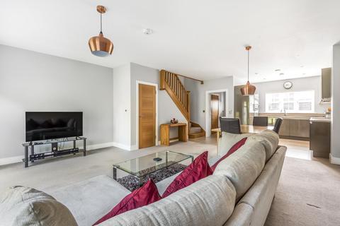 Maplehurst Farthings Walk, Horsham, RH12 1WR