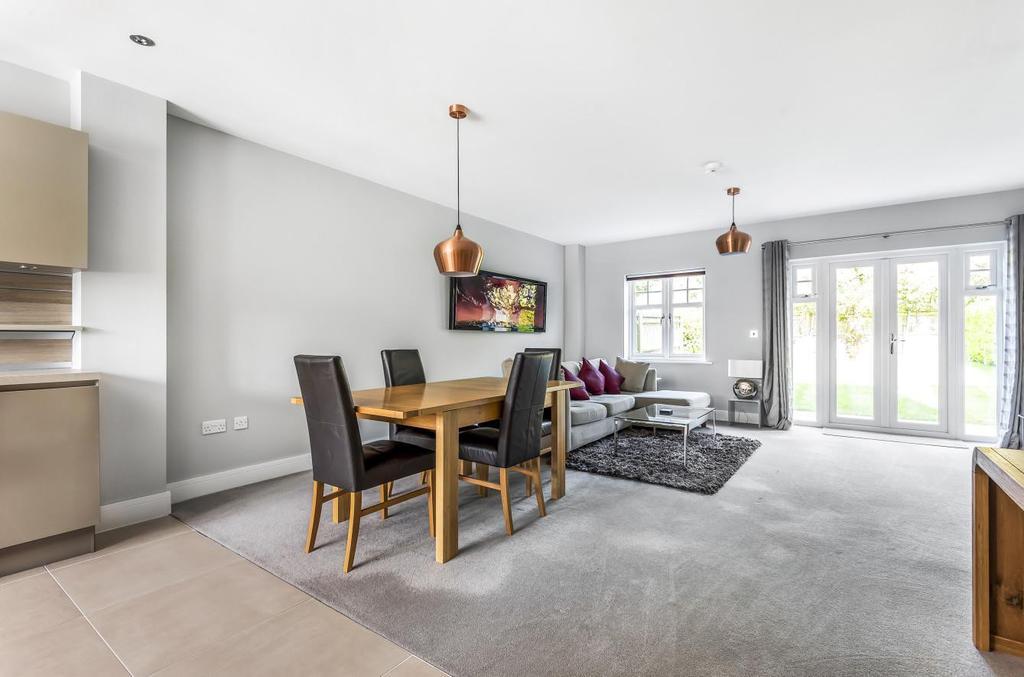 Sitting/Dining Room
