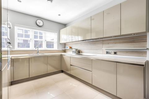 Maplehurst Farthings Walk, Horsham, RH12 1WR