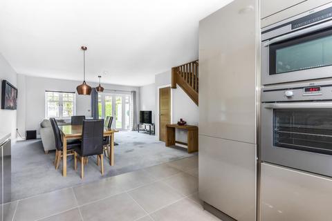 Maplehurst Farthings Walk, Horsham, RH12 1WR