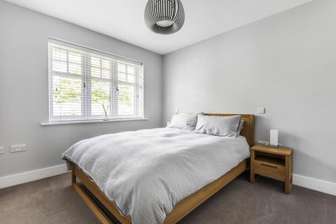 Maplehurst Farthings Walk, Horsham, RH12 1WR