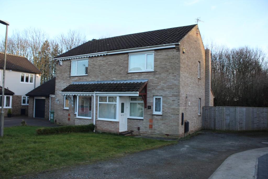 Mildenhall Close, Fens, Hartlepool, TS25 2 bed semidetached house £