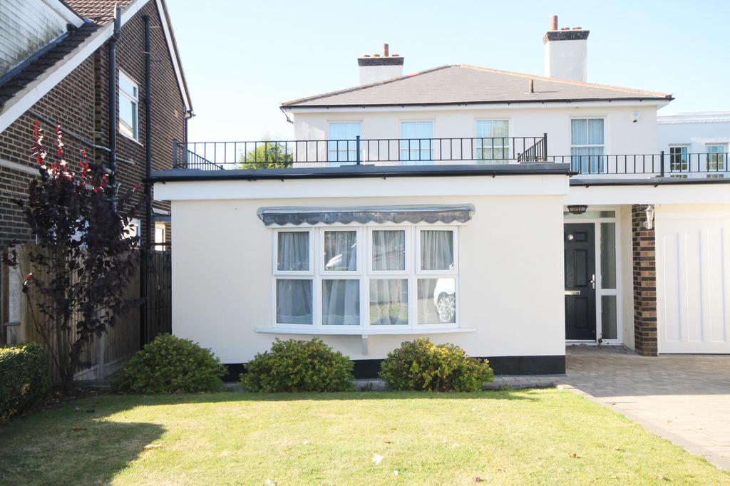 Crofton Avenue, Orpington, BR6 1 bed flat £1,100 pcm (£254 pw)