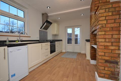 4 bedroom detached house to rent, Clare Road, Braintree, CM7