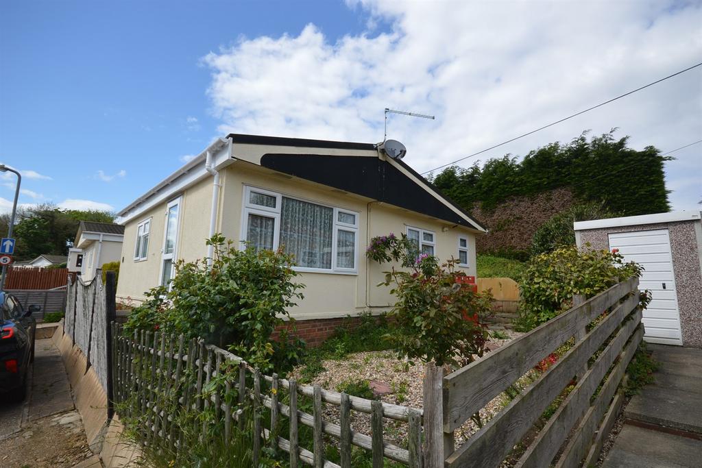 Gosfield Lake Park, Church Road, Halstead, CO9 1 bed house £75,000