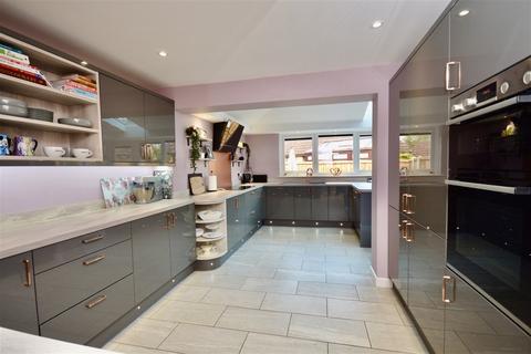 35 Medley Road, Rayne, Braintree, CM77 6TQ