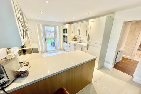 48 Castledon Road, Wickford, SS12 0EL