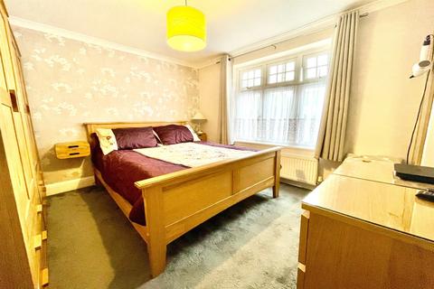 48 Castledon Road, Wickford, SS12 0EL