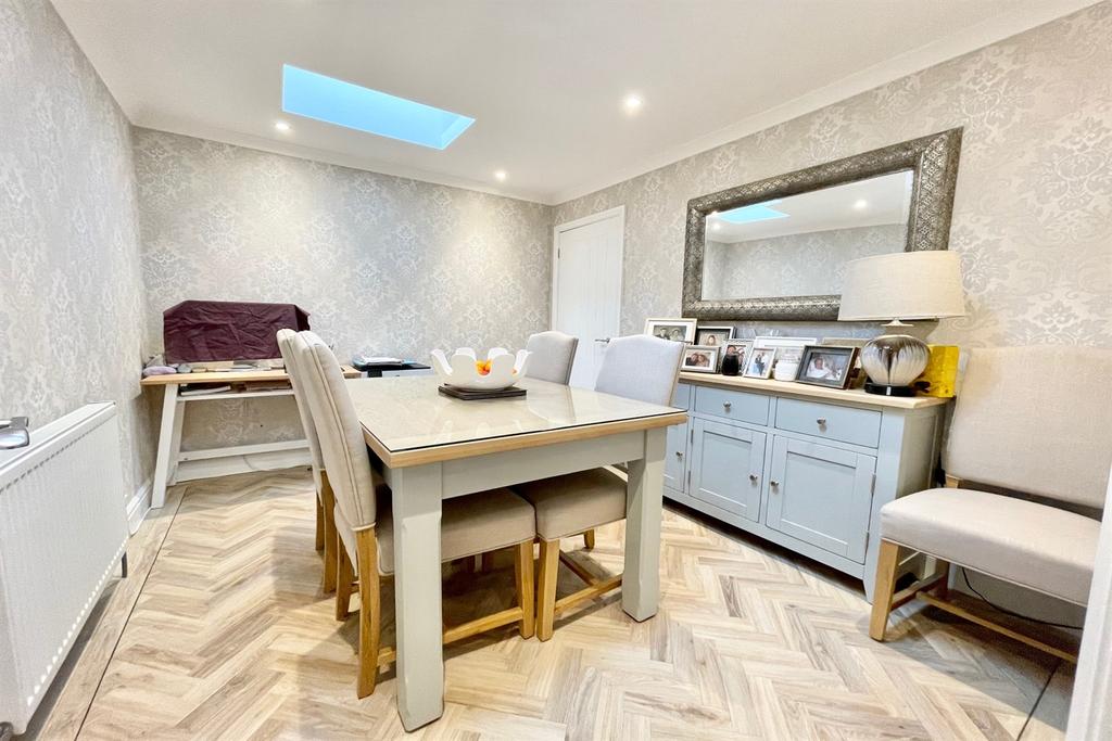 Dining Room/Bedroom