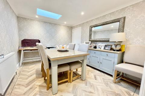 48 Castledon Road, Wickford, SS12 0EL