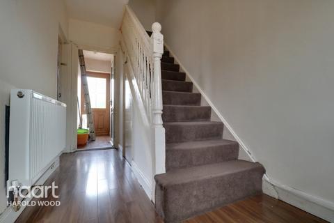 2 Barnstaple Path, Romford, RM3 7UL