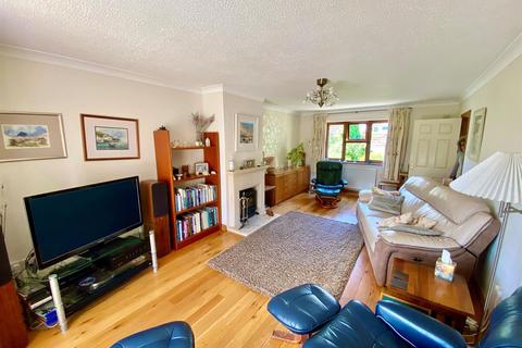 31 Hardings Drive, Dursley, GL11 4LP