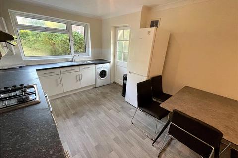 5 bedroom detached house to rent, Kinson Road, Bournemouth, BH10