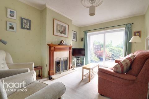 6 Shepherds Hill, Romford, RM3 0ND