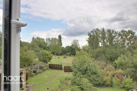 6 Shepherds Hill, Romford, RM3 0ND