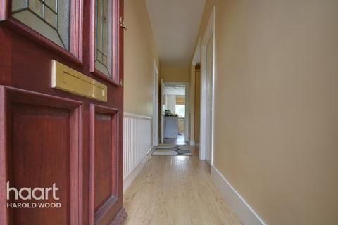 6 Shepherds Hill, Romford, RM3 0ND