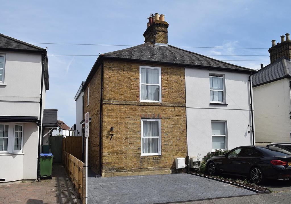 Green Lane, Hersham, WaltonOnThames, KT12 3 bed semidetached house