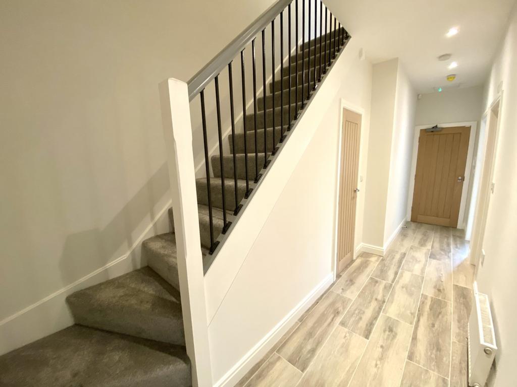 Lapwing Lane, West Didsbury... 2 bed apartment £1,100 pcm (£254 pw)