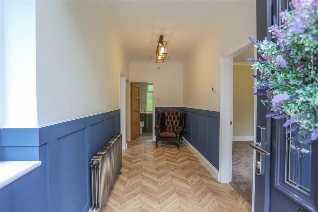 Glossop Road, Marple Bridge, Stockport, SK6 2 bed bungalow £320,000
