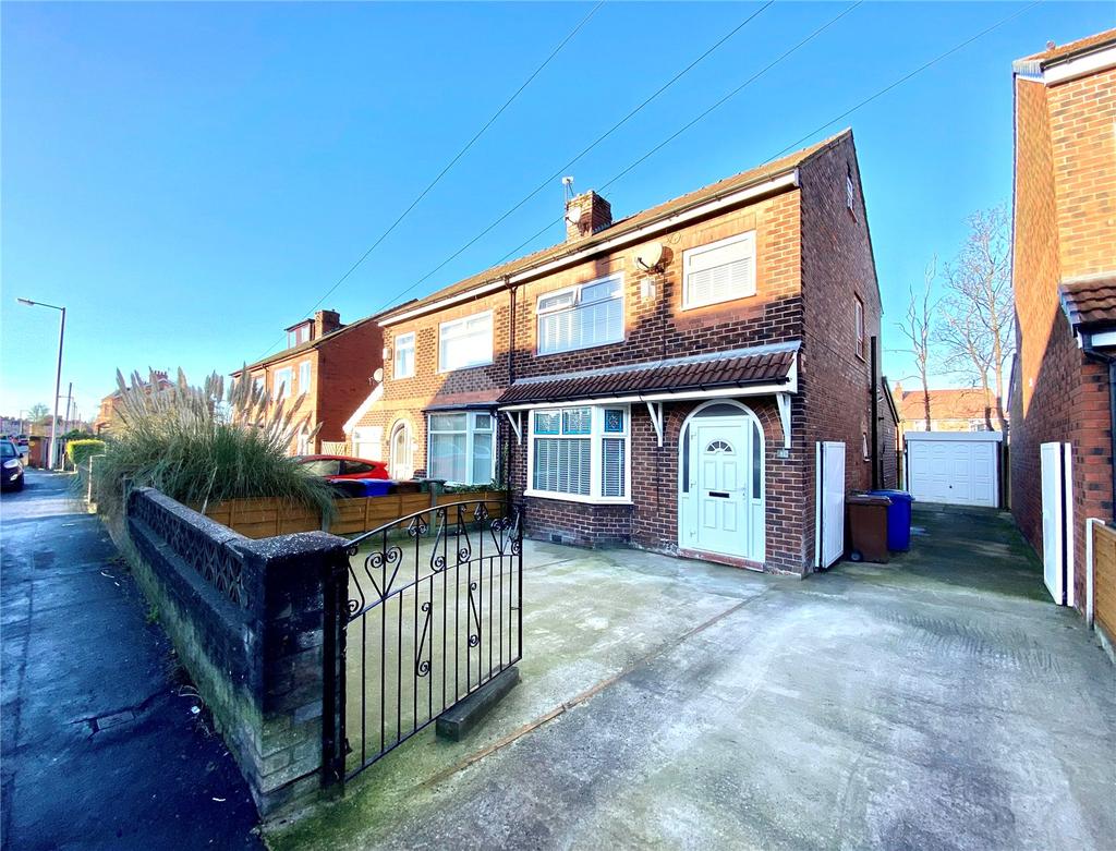 Windmill Lane, Reddish, Stockport, SK5 3 bed semidetached house £280,000