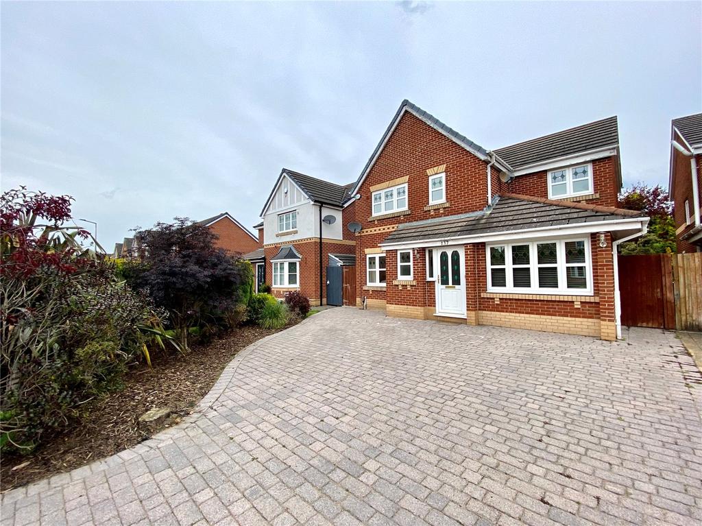 Lavington Avenue, Cheadle, Stockport, SK8 4 bed detached house £420,000