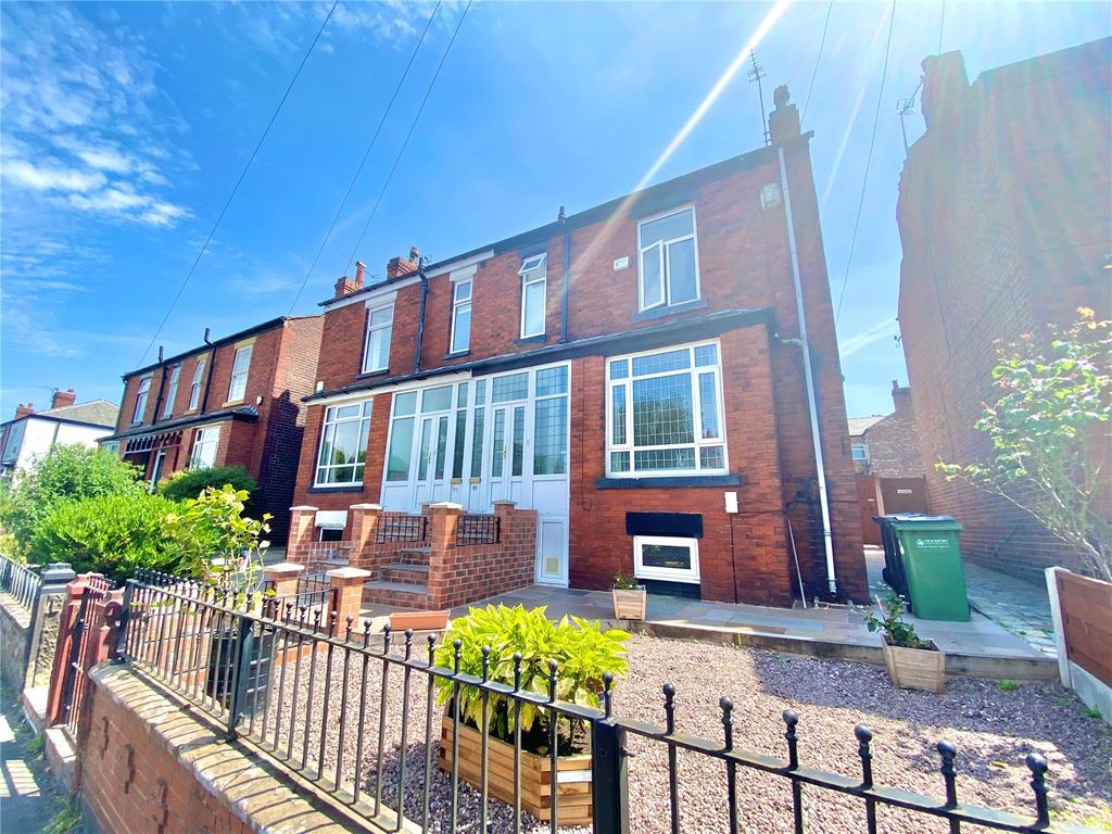 Stockport Road, Cheadle Heath, Stockport, SK3 3 bed house £290,000