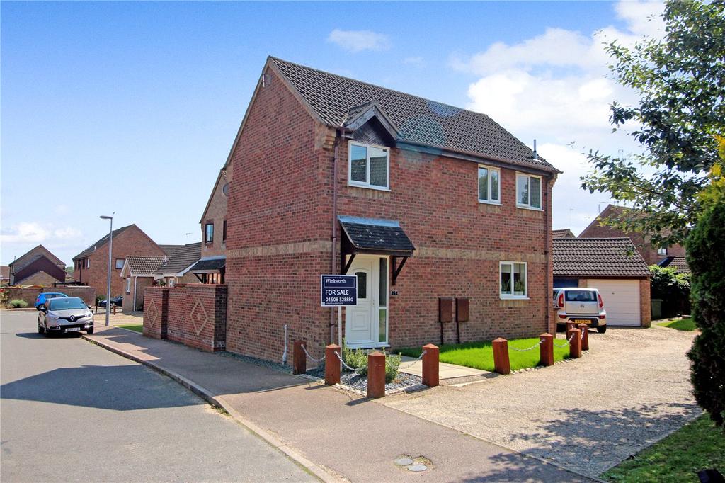 Gunton Road, Loddon, Norwich, Norfolk, NR14 3 bed detached house £270,000